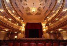Theatro Carlos Gomes reabre com uma programação vasta para dezembro